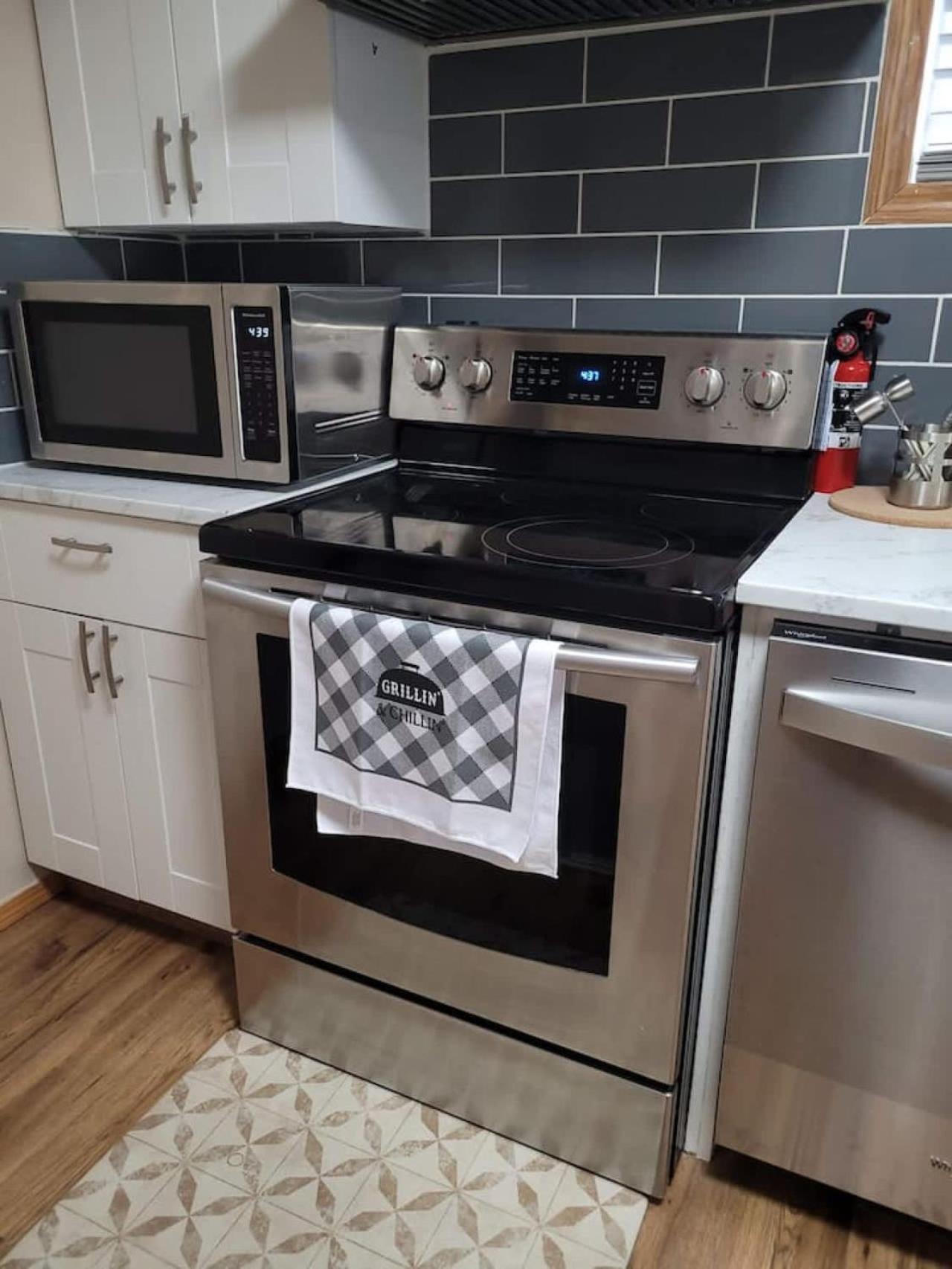 Elegant 4-bedroom Family Calgary